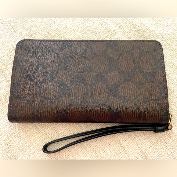 Coach Leather Monogram Signature Crossbody Bag & Wristlet - Picture 10 of 14